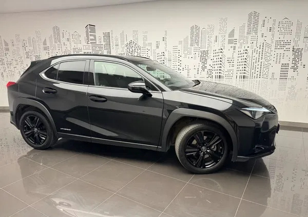 brzeziny Lexus UX cena 147900 przebieg: 33163, rok produkcji 2021 z Brzeziny